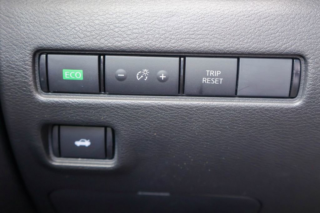 Certified 2025 Nissan Sentra SV image 17