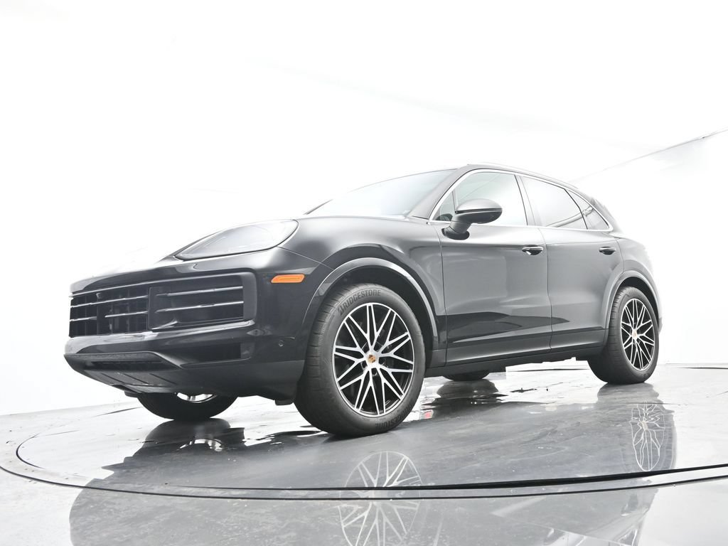 Certified 2025 Porsche Cayenne AWD/4WD image 42