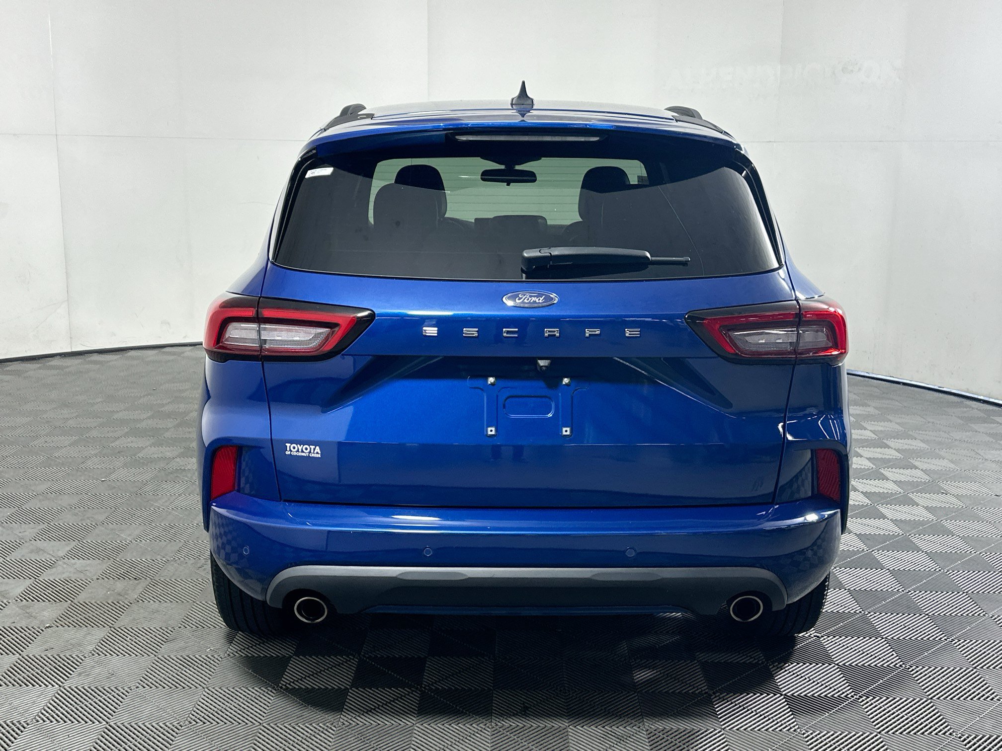 Used 2023 Ford Escape ST-Line w/ Tech Pack #1 FWD image 4