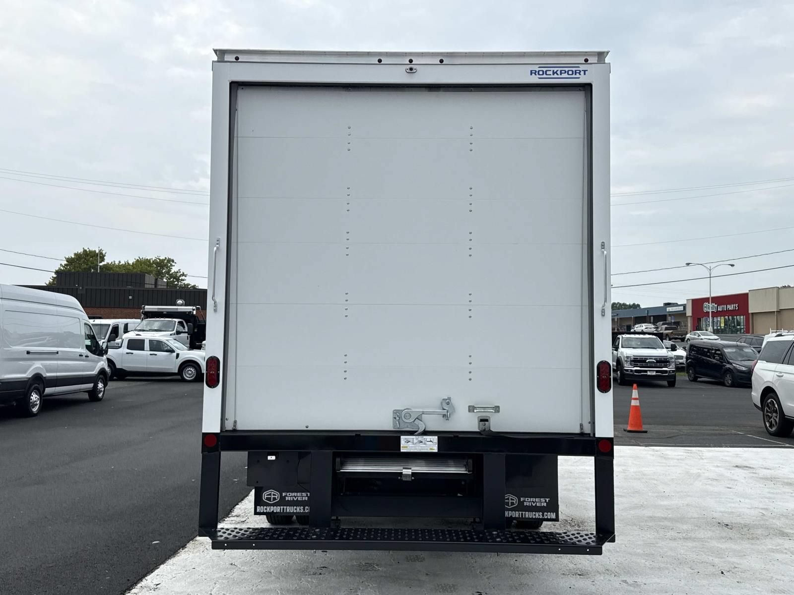 New 2027 Ford E-450 and Econoline 450 Super Duty w/ Power Equipment Group RWD image 4