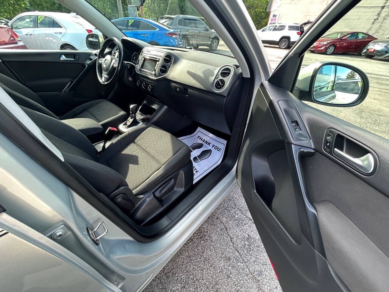 Used 2015 Volkswagen Tiguan S FWD image 9