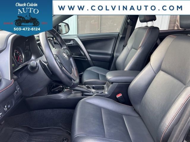 Used 2016 Toyota RAV4 SE image 14