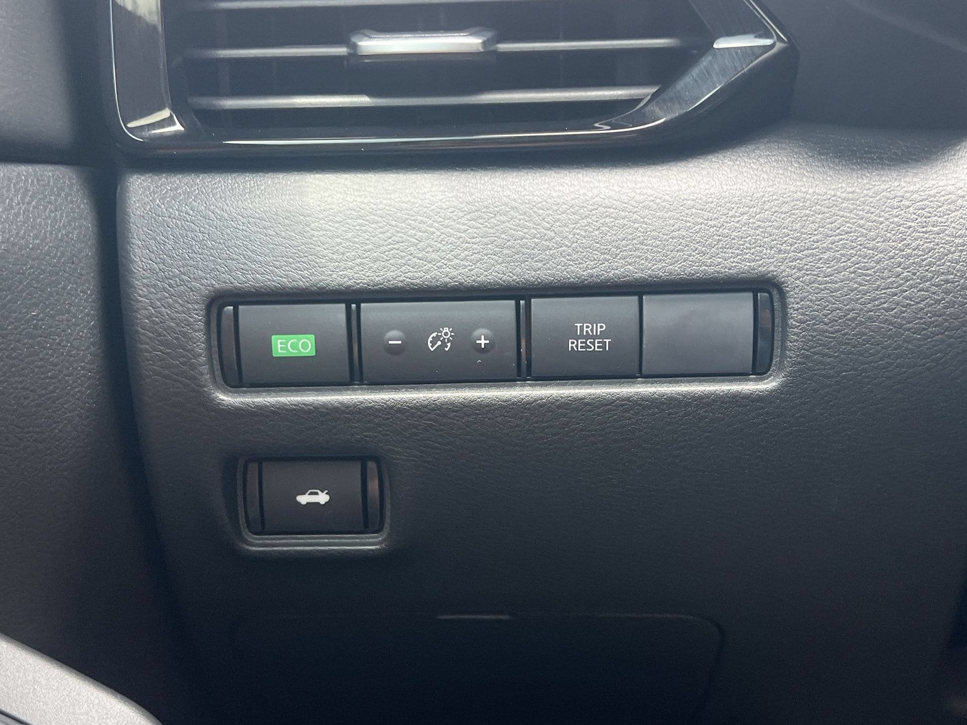 New 2025 Nissan Sentra SV w/ SV Premium Package FWD image 14