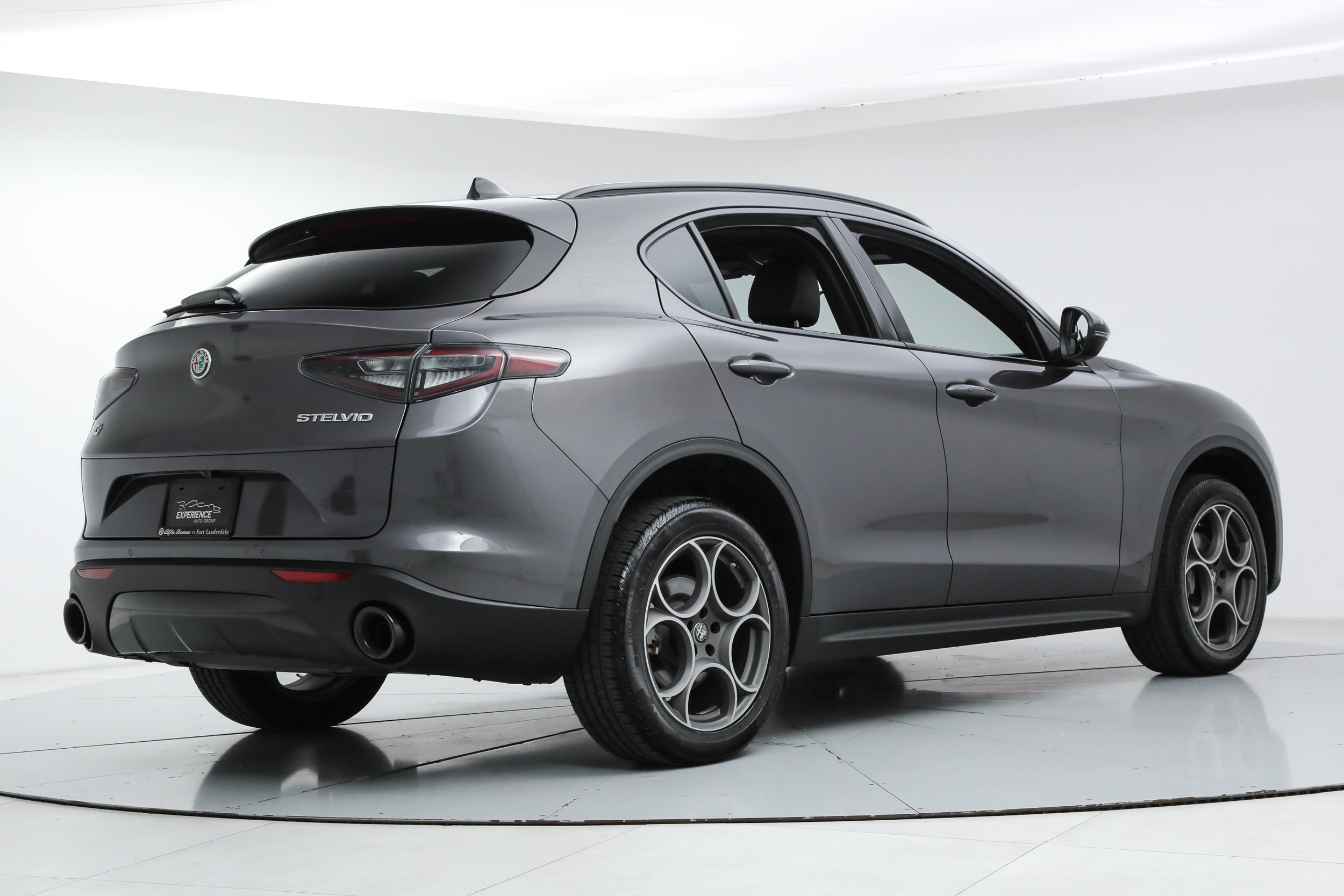 New 2025 Alfa Romeo Stelvio Sprint w/ Convenience Package AWD/4WD image 6
