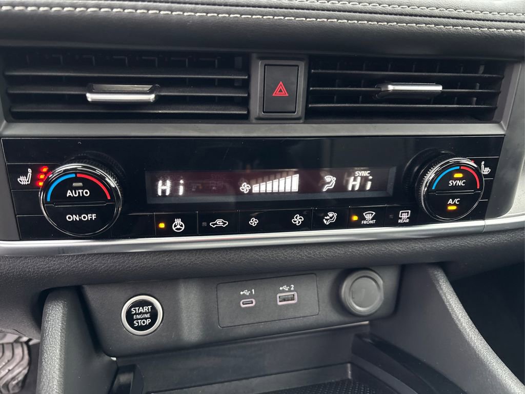 Used 2023 Nissan Rogue SV w/ SV Premium B Package image 30