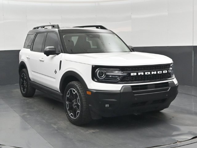Used 2025 Ford Bronco Sport Outer Banks w/ Outer Banks Tech Package+ AWD/4WD image 1