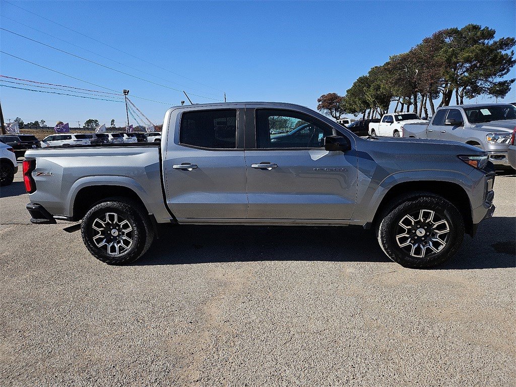 Used 2023 Chevrolet Colorado Z71 w/ Z71 Convenience Package 2 image 9