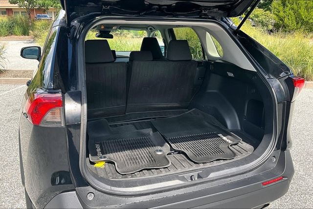 Used 2020 Toyota RAV4 XLE w/ All Weather Liner Package AWD/4WD image 27