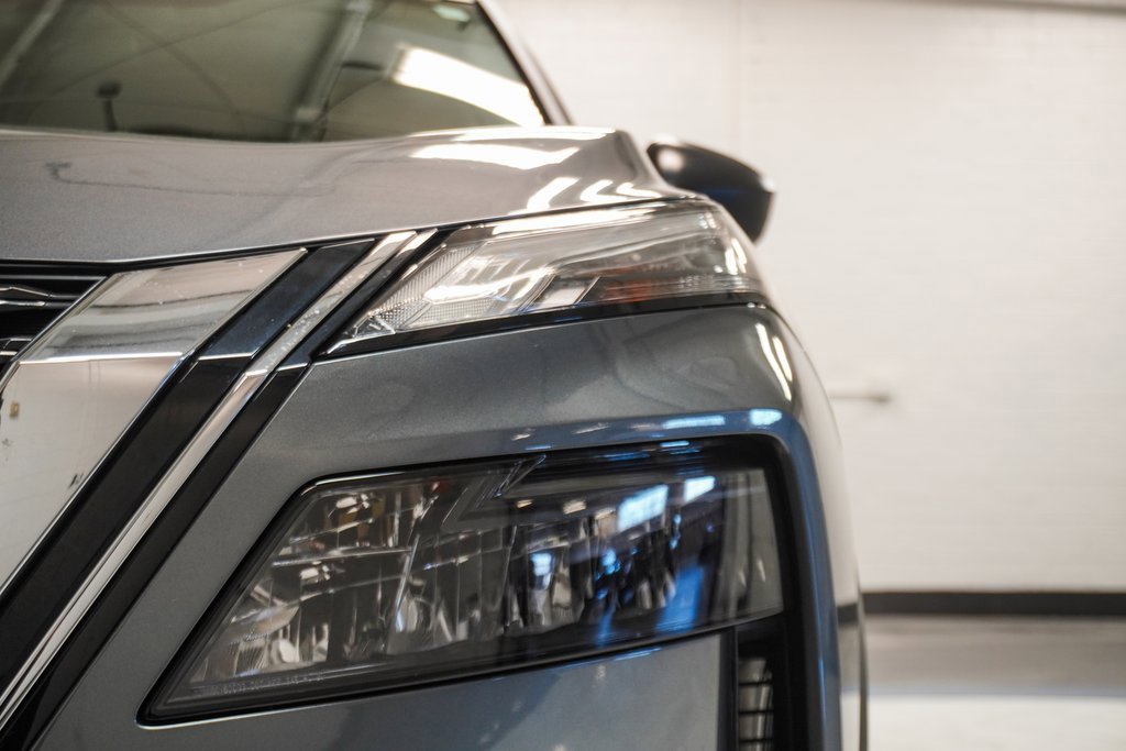 Used 2023 Nissan Rogue S image 37