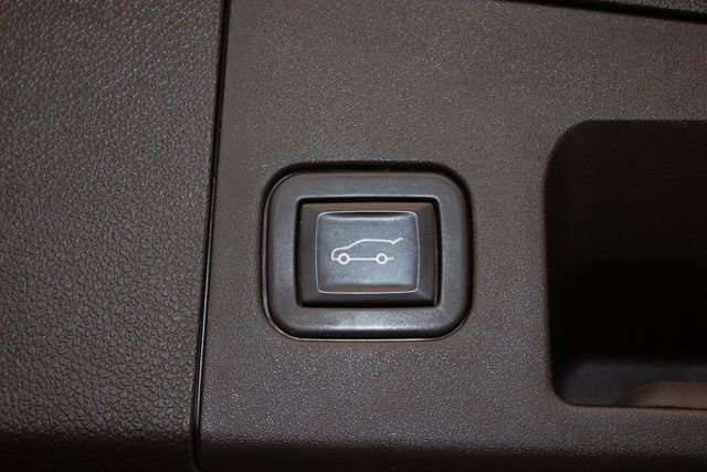 Used 2023 Cadillac XT4 Premium Luxury w/ Enhanced Visibility Package image 15