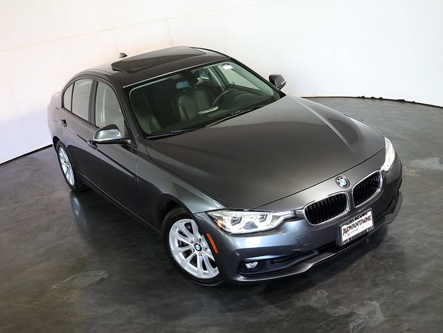 Used 2018 BMW 320i xDrive Sedan w/ Convenience Package AWD/4WD image 7