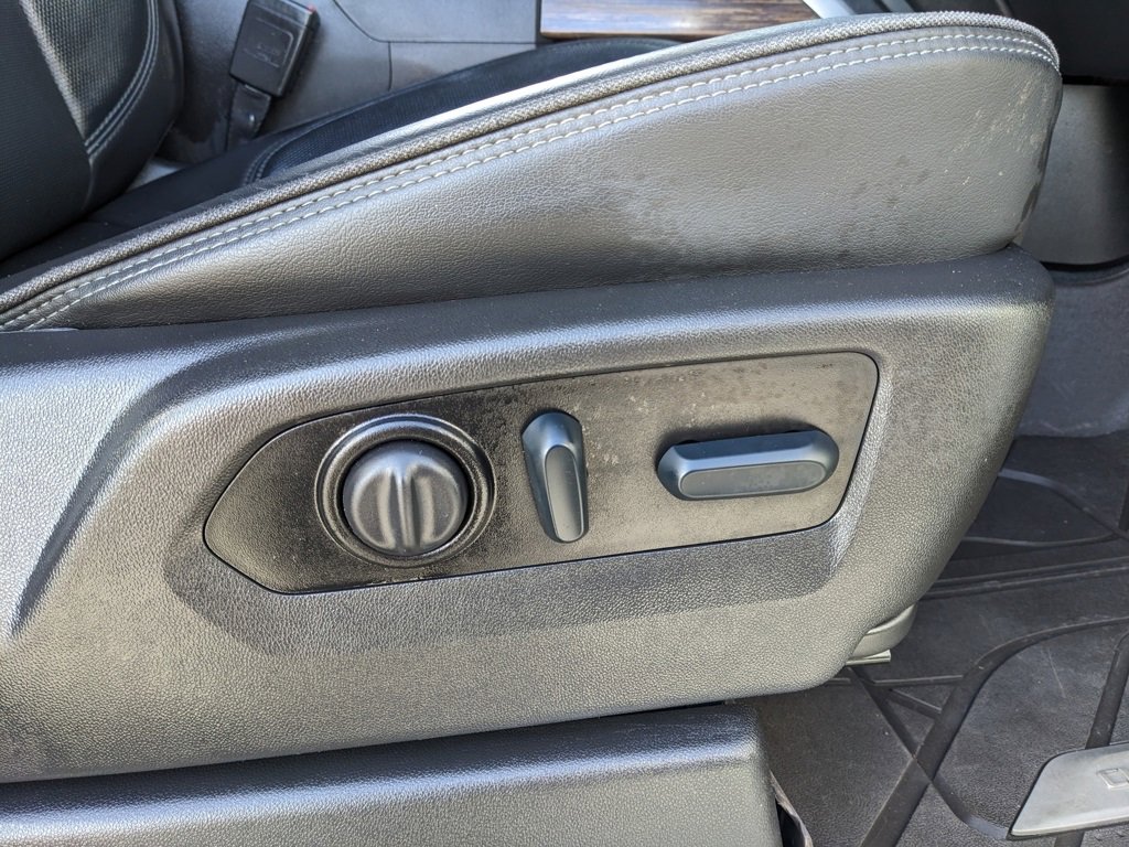 Used 2022 Chevrolet Silverado 2500 High Country w/ Safety Package II image 54