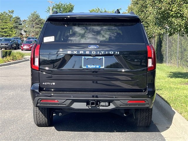 New 2025 Ford Expedition Active image 7