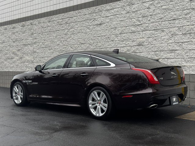 Used 2016 Jaguar XJ R-Sport RWD image 2