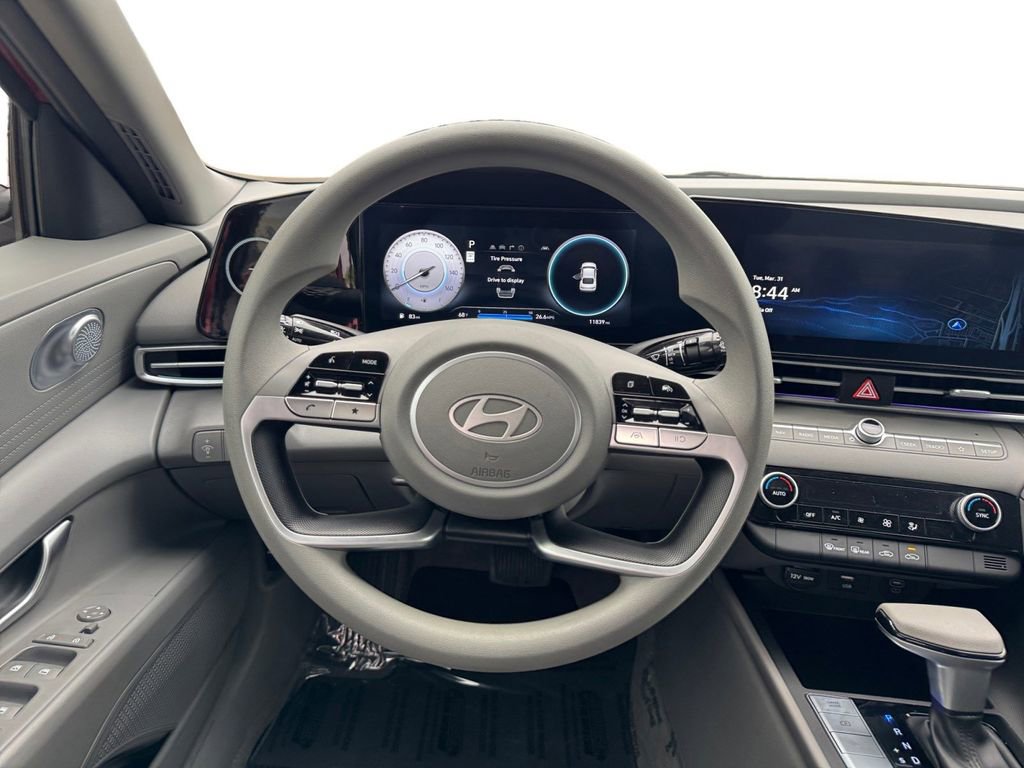 Used 2024 Hyundai Elantra SEL image 12