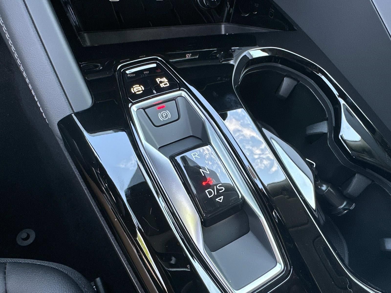 New 2025 Audi Q5 Premium Plus w/ Premium Plus AWD/4WD image 22