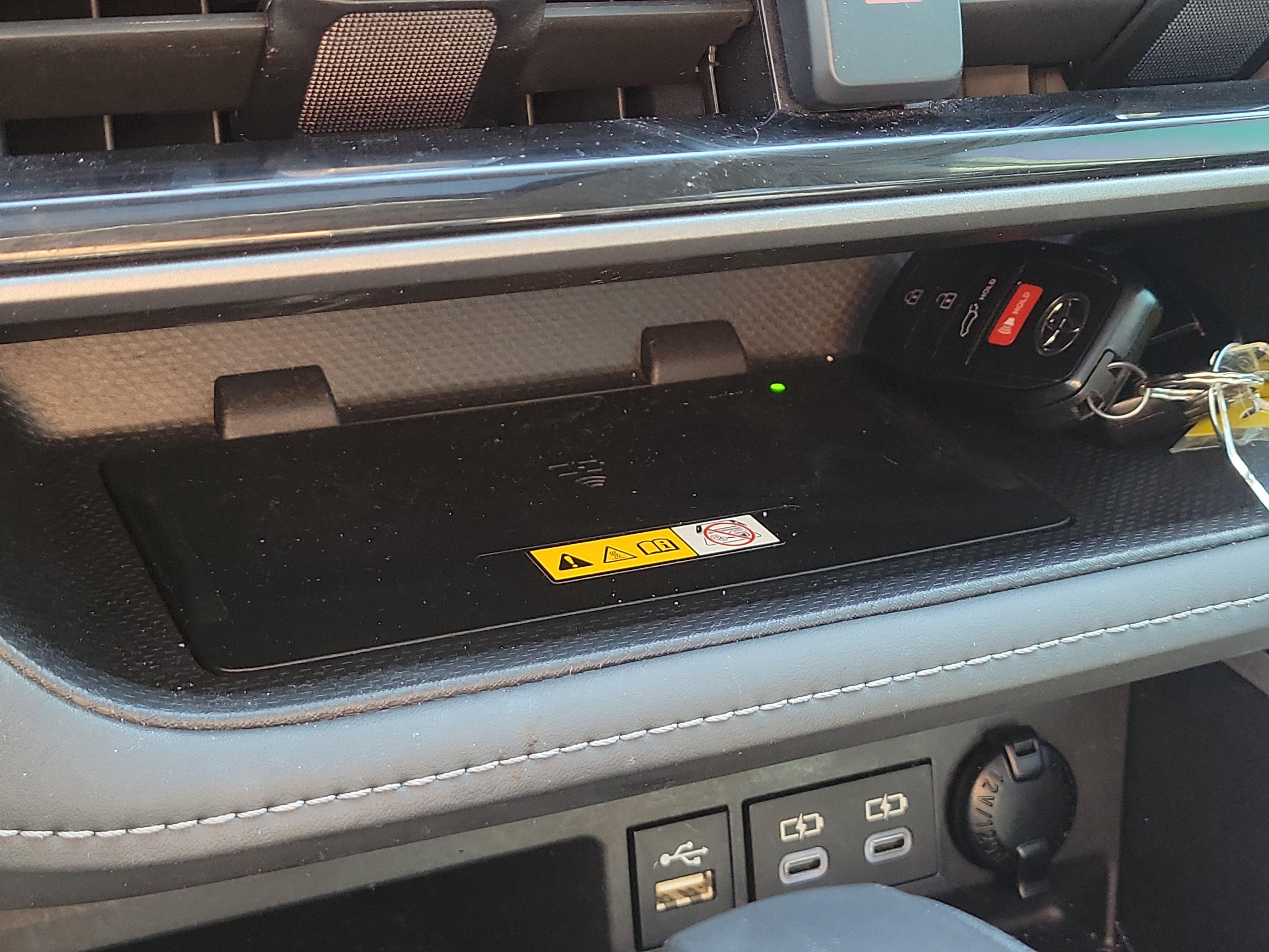 Used 2024 Toyota Highlander XLE image 33