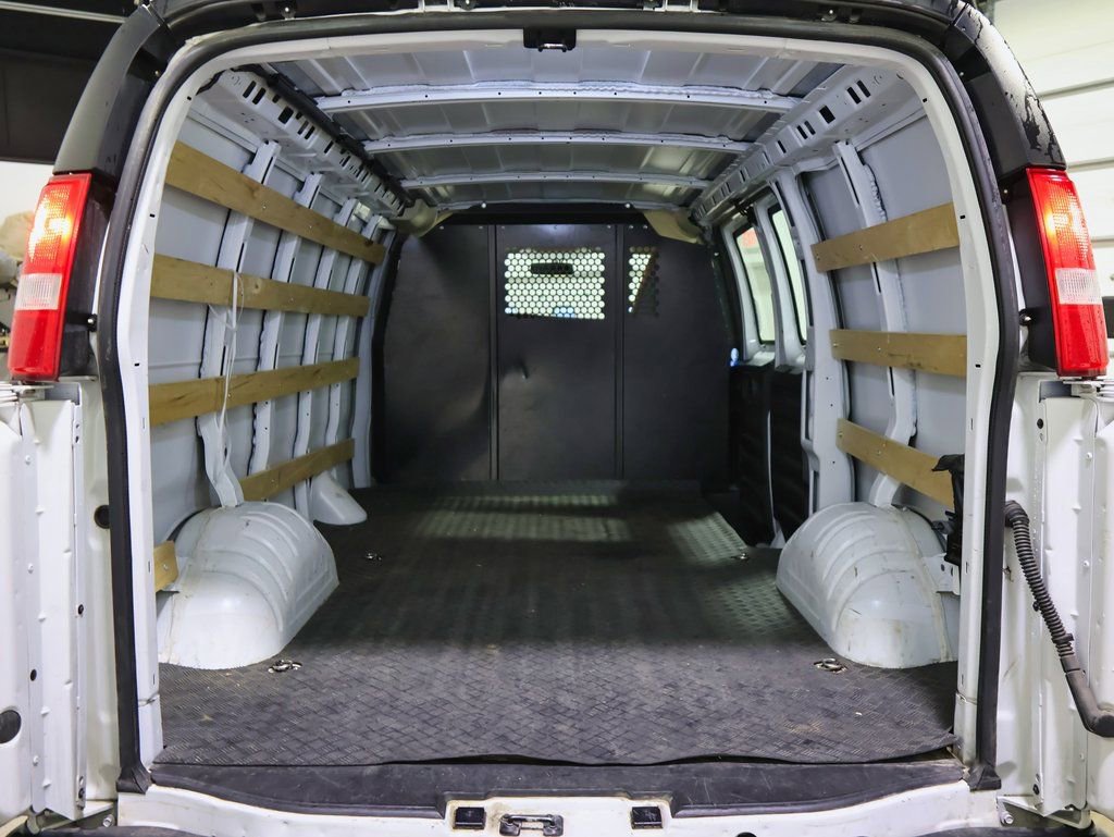 Certified 2024 GMC Savana 2500 w/ Driver Convenience Package image 5