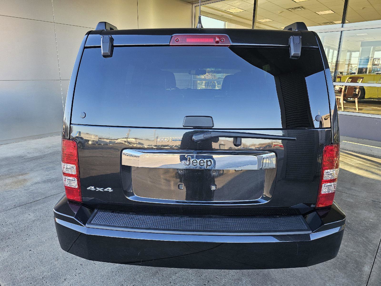 Used 2012 Jeep Liberty Sport image 4