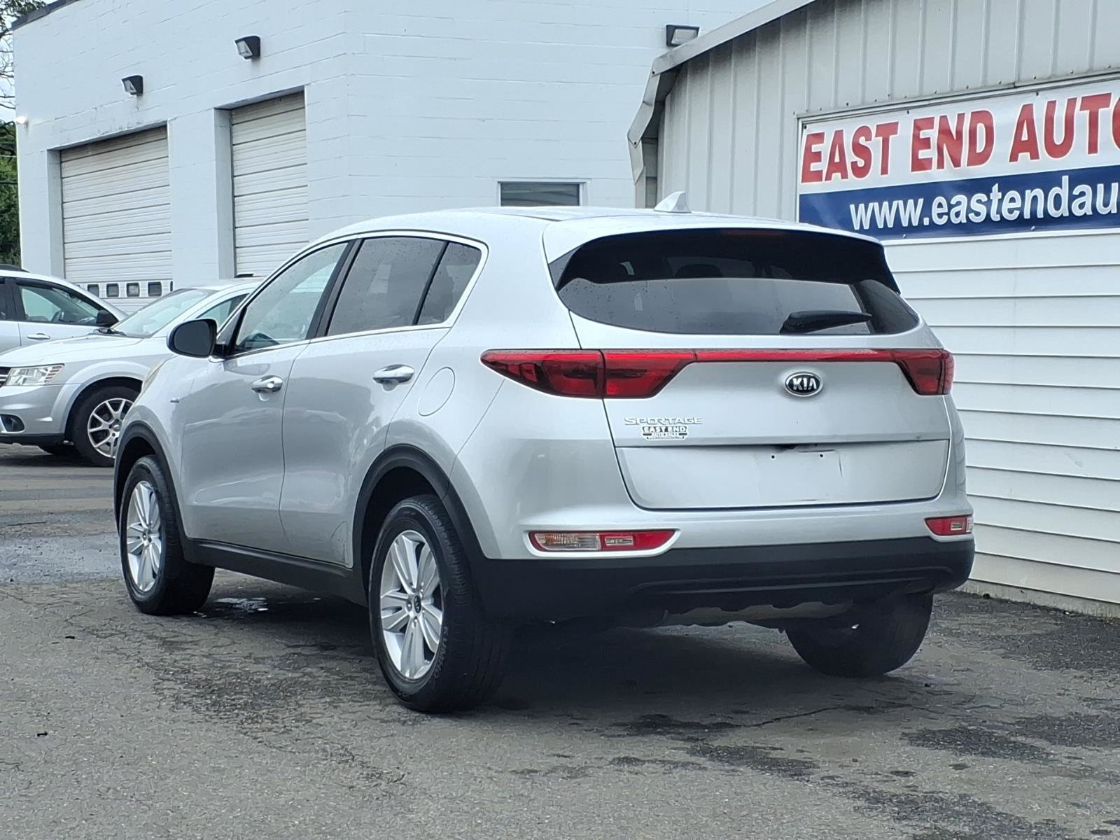 Used 2017 Kia Sportage LX AWD/4WD image 3
