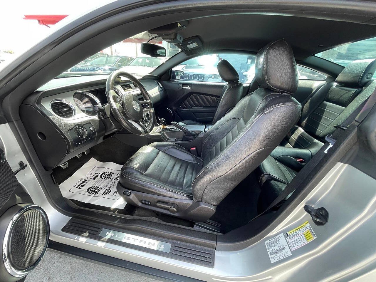 Used 2012 Ford Mustang Premium RWD image 9
