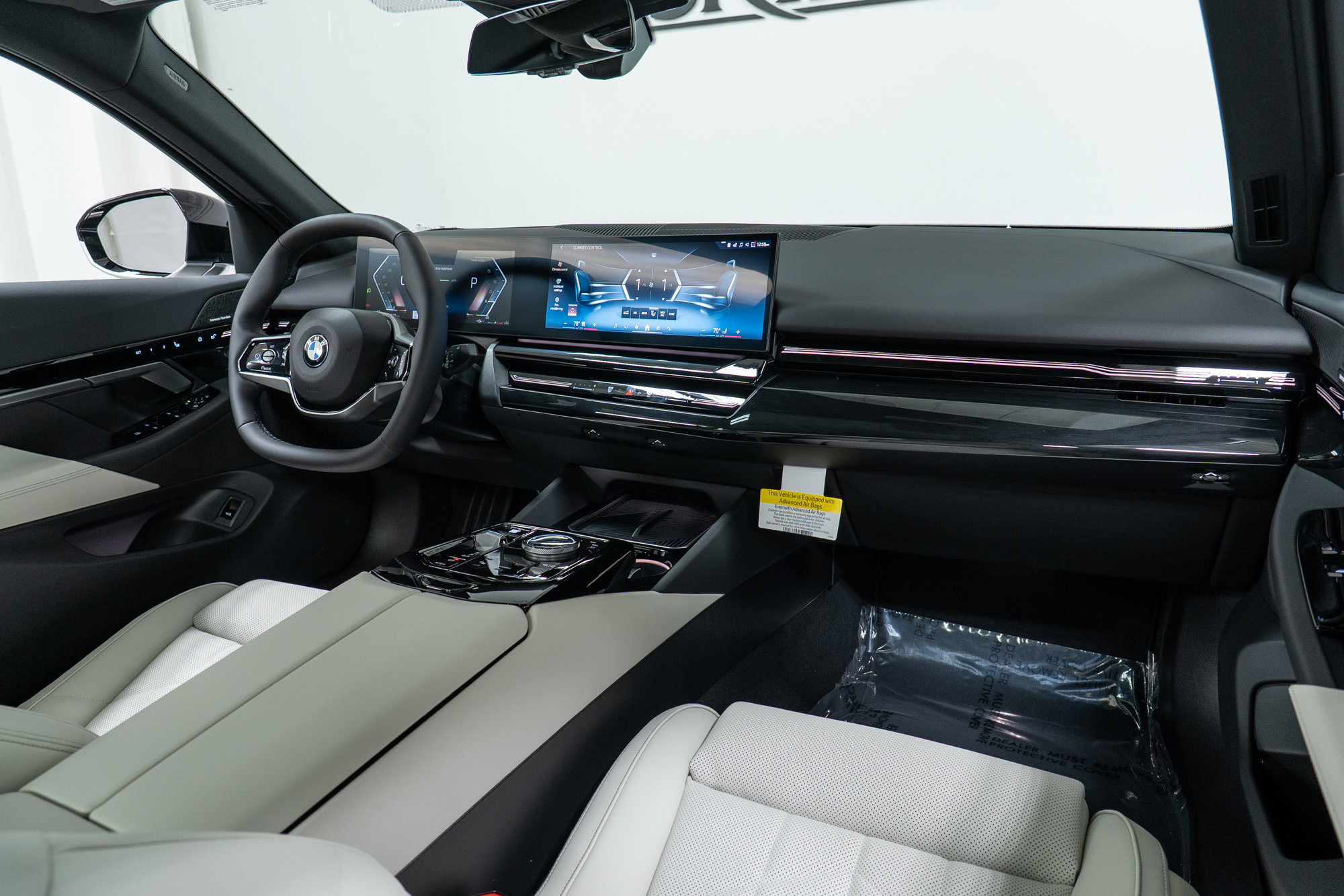 New 2026 BMW 530i xDrive w/ Premium Package image 14