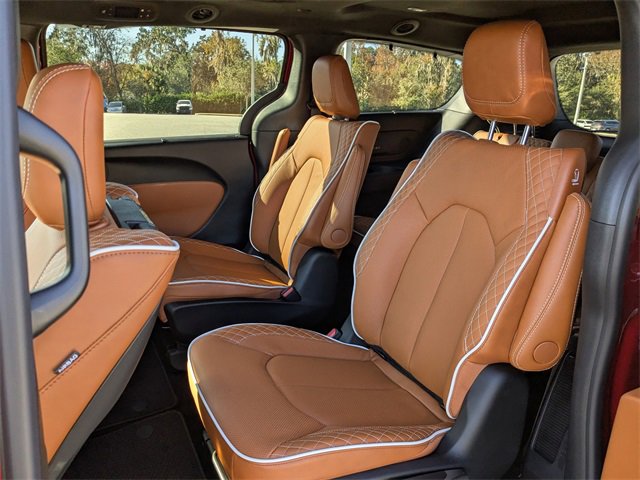 New 2026 Chrysler Pacifica Pinnacle image 14