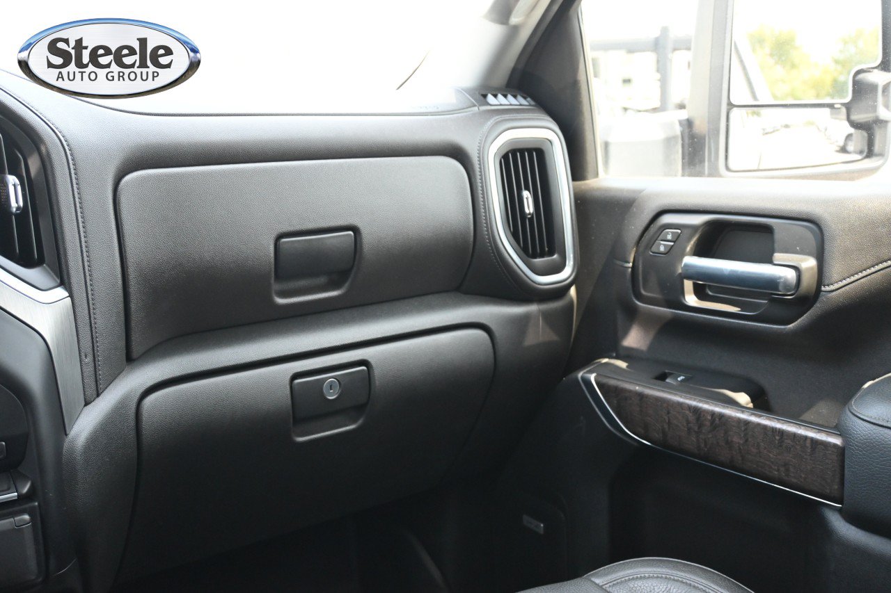 Used 2022 GMC Sierra 2500 Denali w/ Denali Ultimate Package AWD/4WD image 8