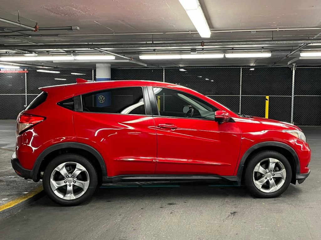 Used 2017 Honda HR-V EX image 29