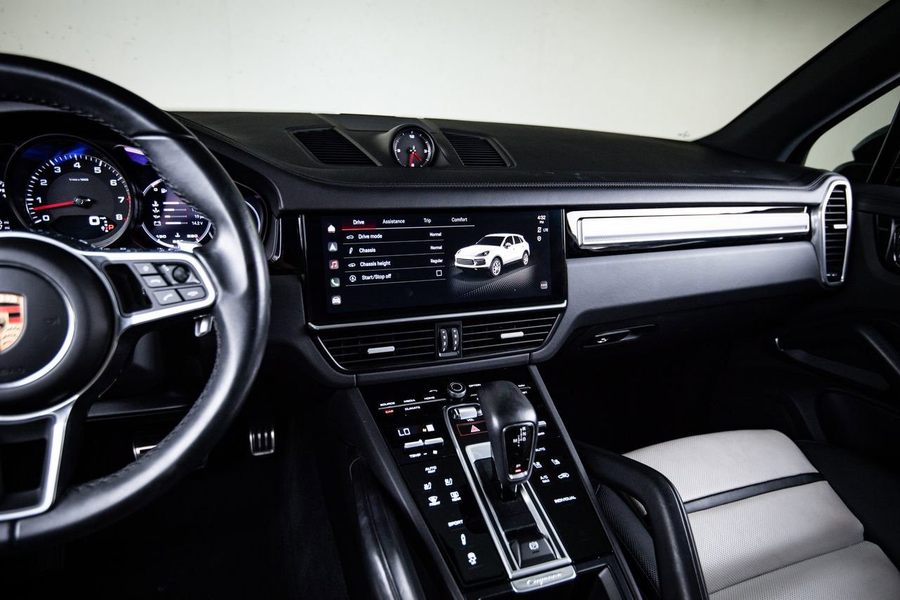 Certified 2023 Porsche Cayenne S Platinum image 19