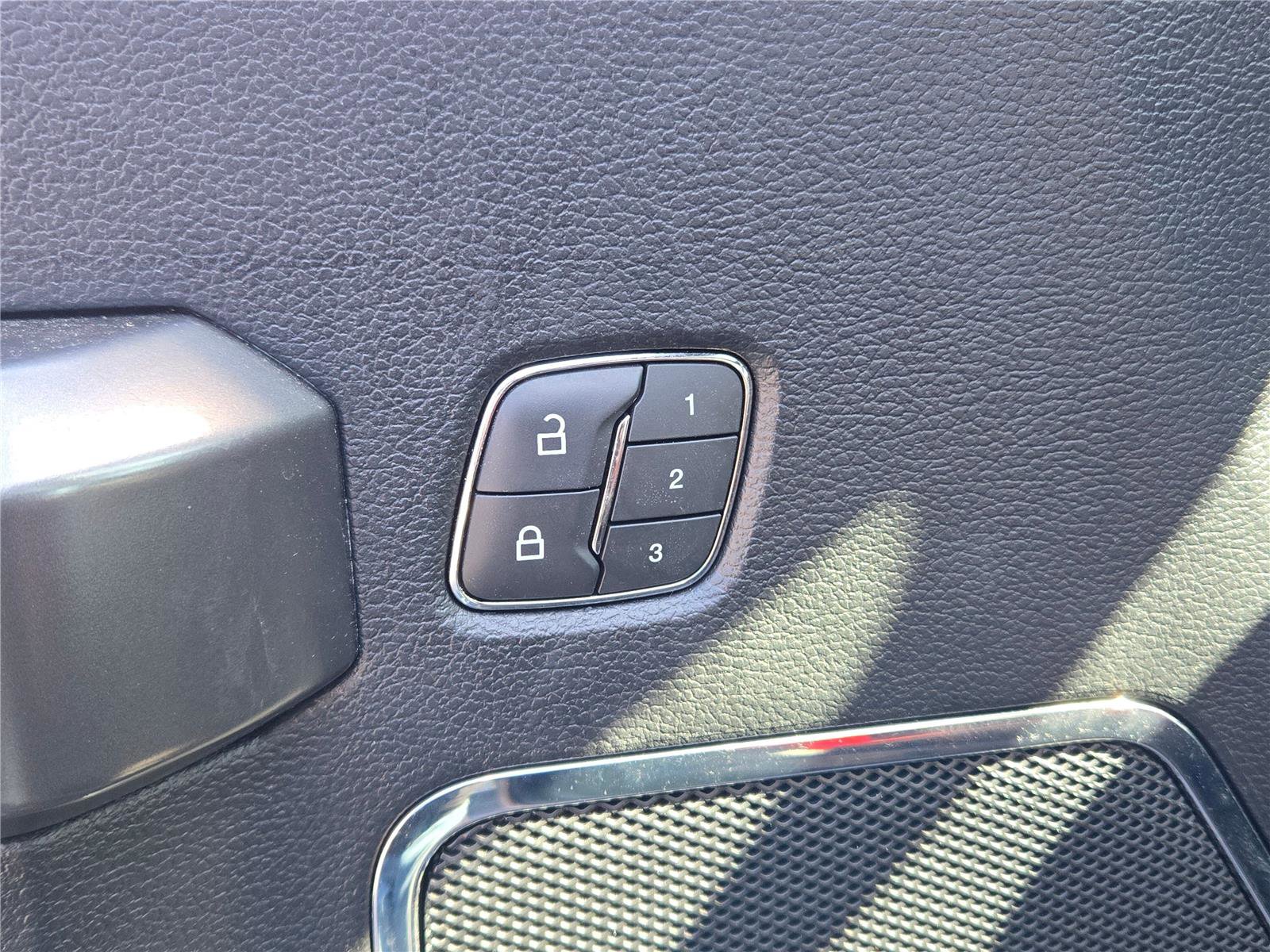 Used 2019 Ford F150 Lariat w/ Equipment Group 502A Luxury image 27