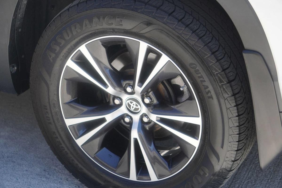 Used 2019 Toyota Highlander LE AWD/4WD image 31