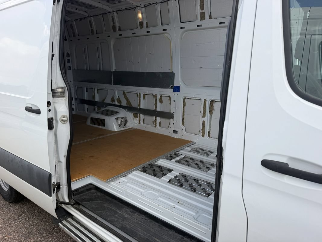 Used 2019 Freightliner Sprinter 170 Cargo RWD image 19
