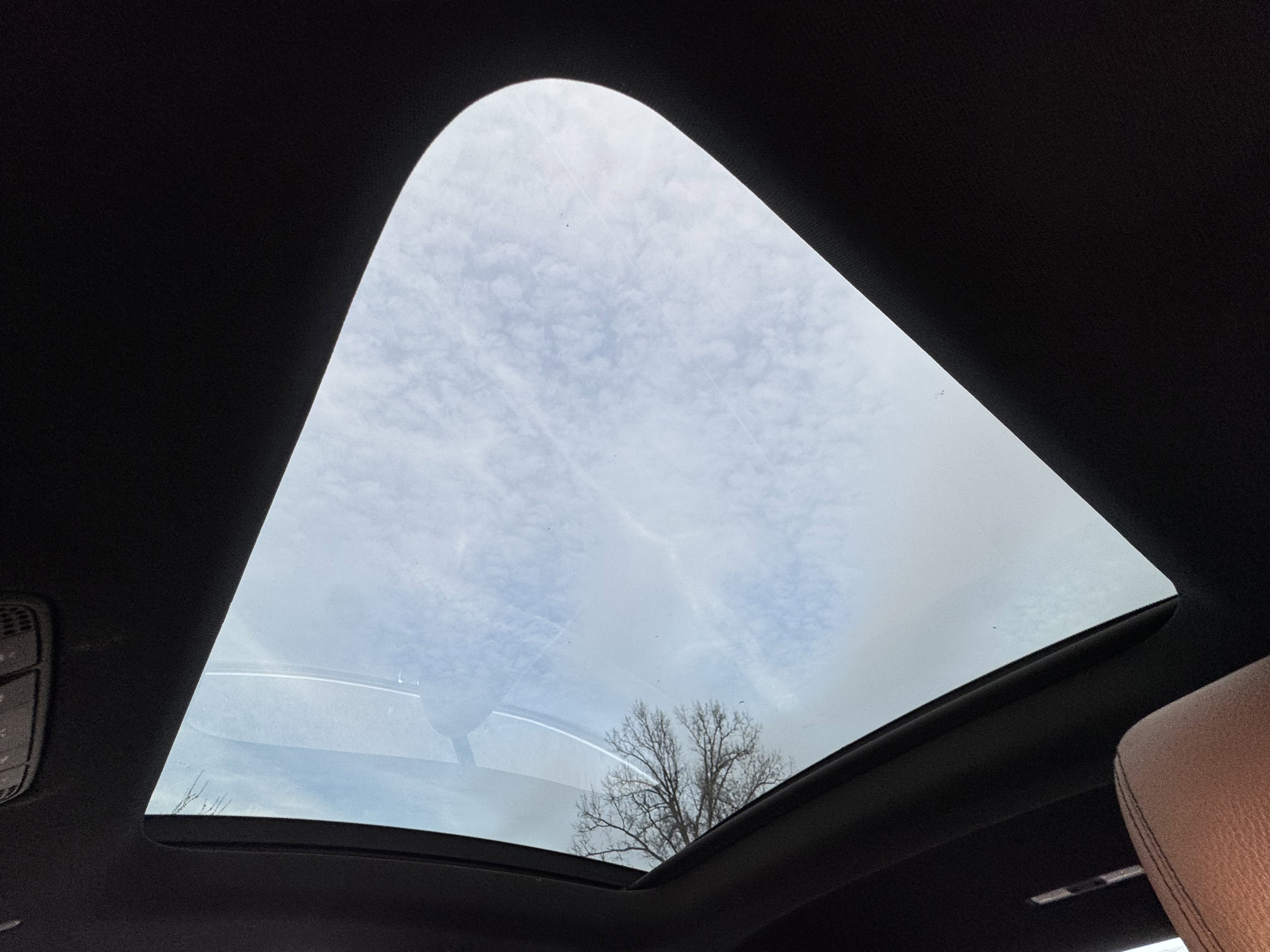 Used 2019 Mercedes-Benz E 450 4MATIC Coupe w/ AMG Line Package image 2