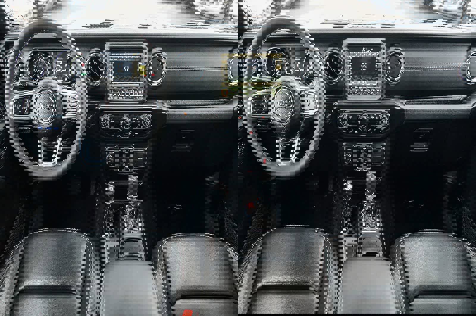 Used 2023 Jeep Wrangler Sahara image 11