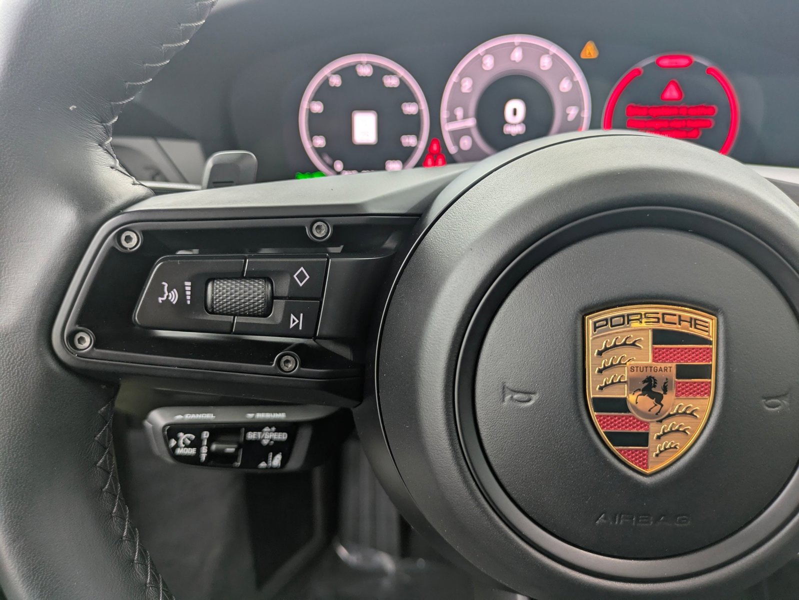 Certified 2025 Porsche 911 Carrera RWD image 28