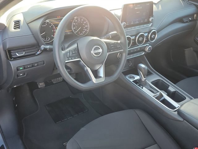 Used 2025 Nissan Sentra SV image 14