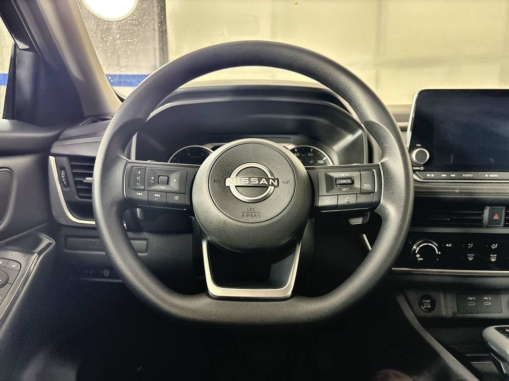 Used 2024 Nissan Rogue S AWD/4WD image 11