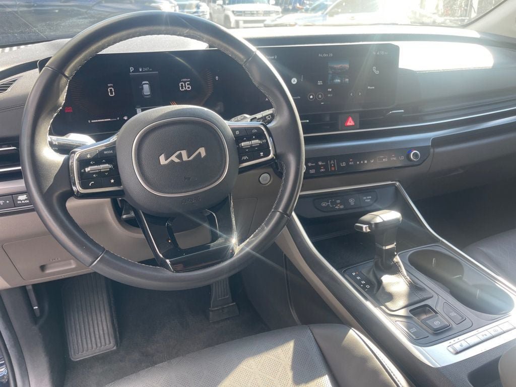 Used 2026 Kia Carnival FWD image 14