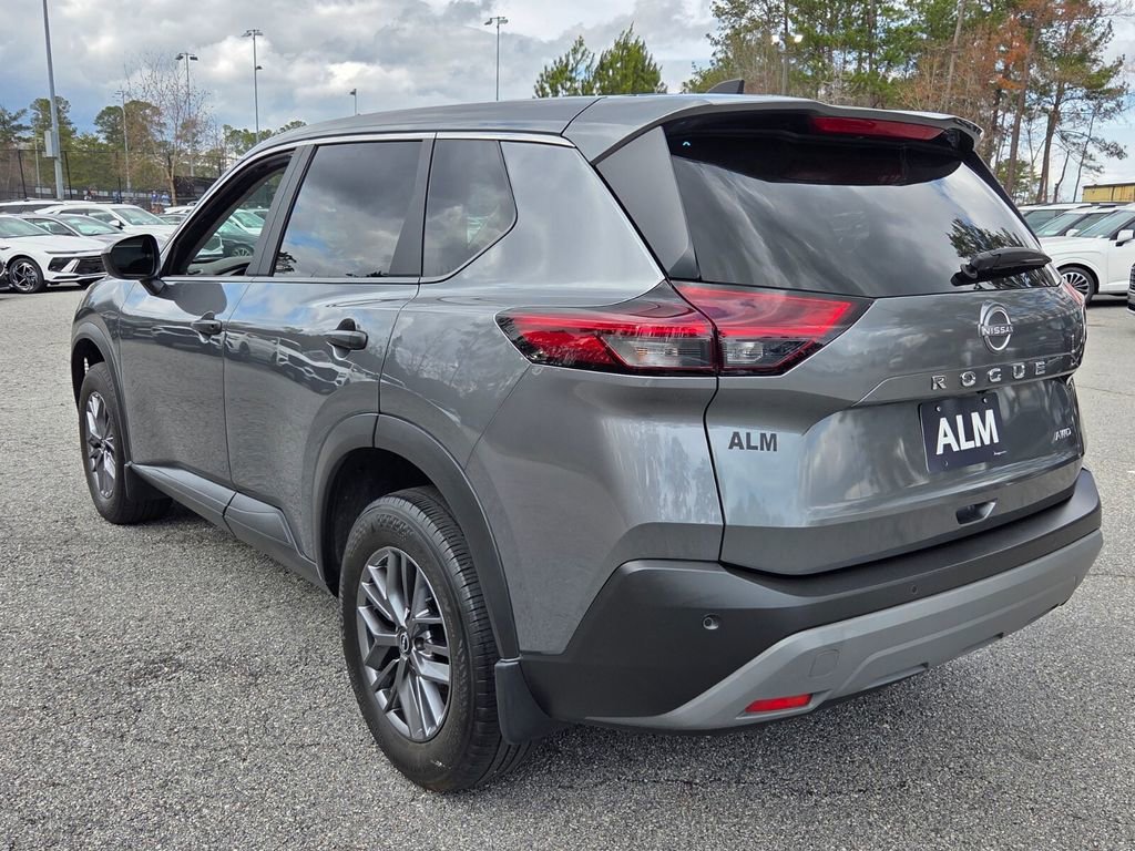 Used 2023 Nissan Rogue S image 10