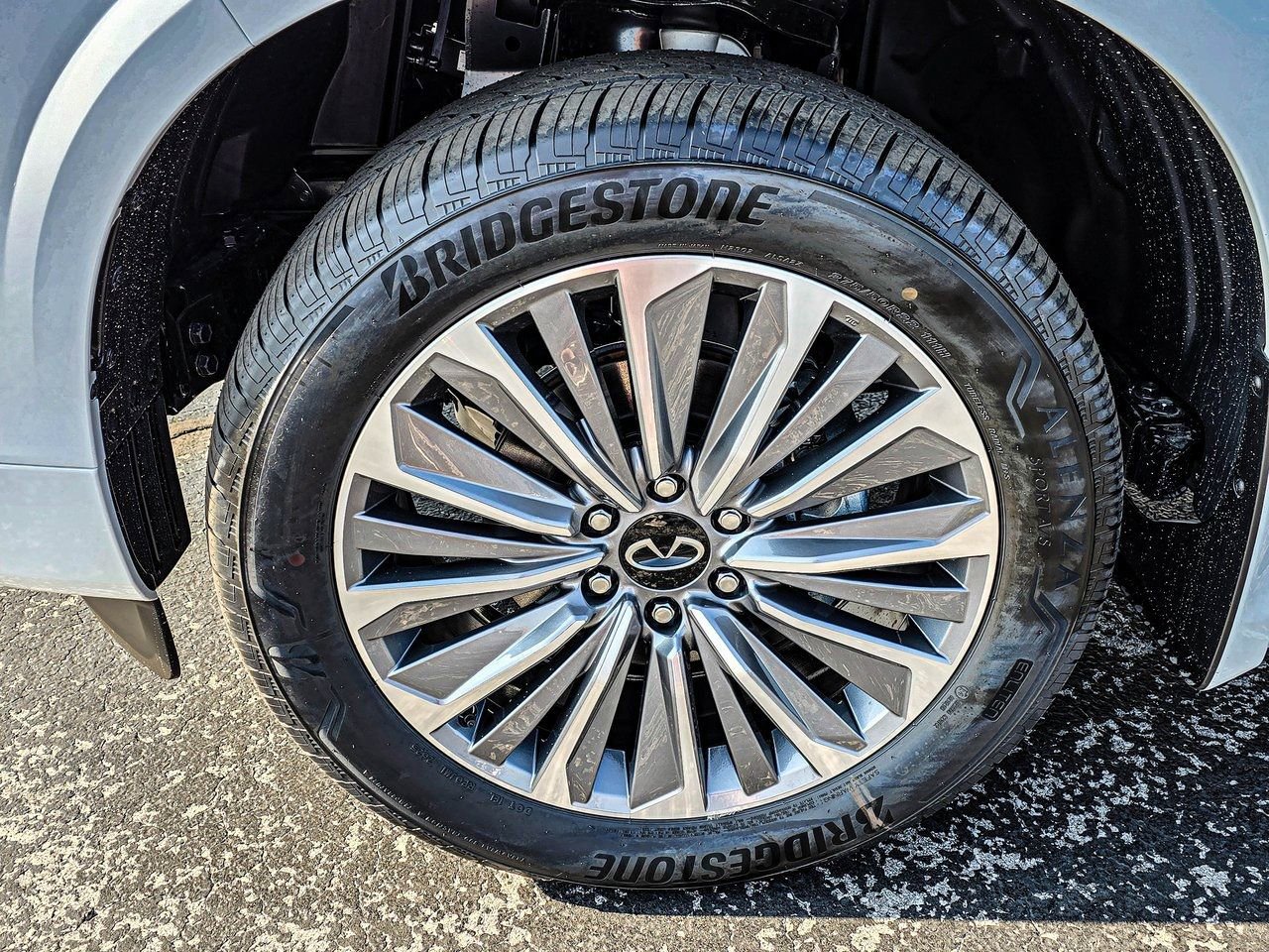 New 2026 INFINITI QX80 Luxe image 7