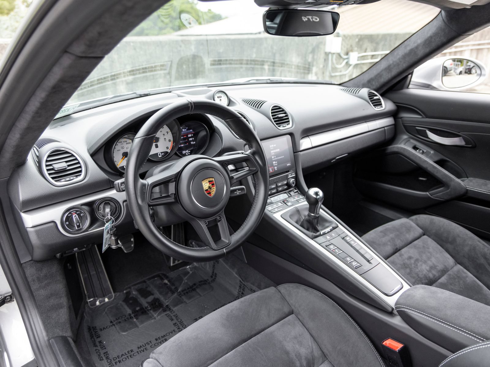 Certified 2020 Porsche 718 Cayman GT4 RWD image 4