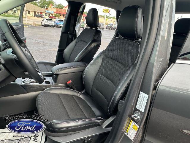New 2025 Ford Escape SE FWD image 9