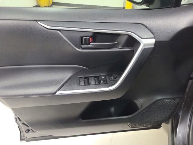 Used 2024 Toyota RAV4 LE AWD/4WD image 21