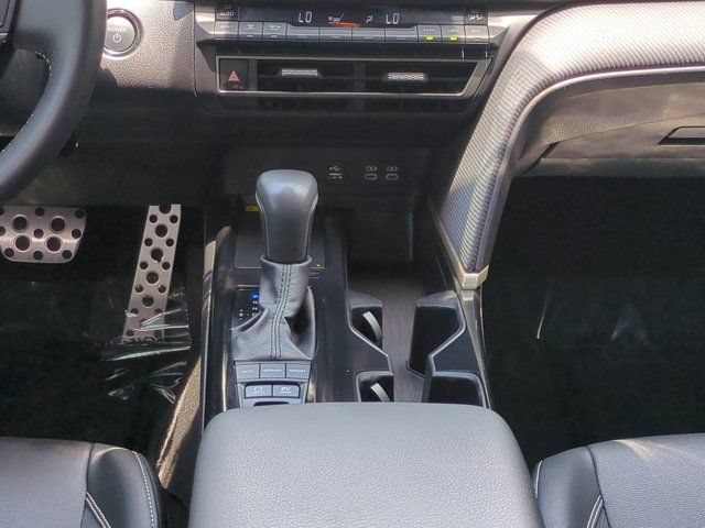 Used 2025 Toyota Camry SE FWD image 17