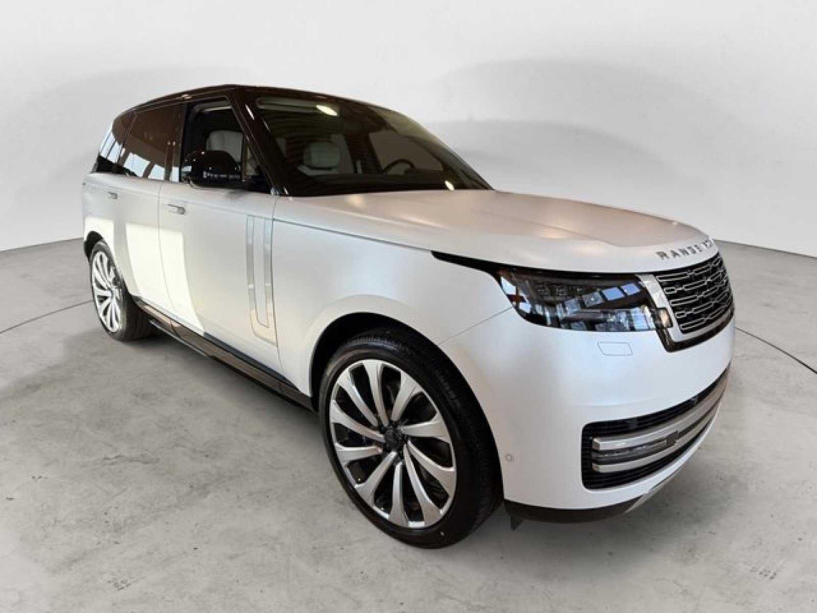 New 2026 Land Rover Range Rover Autobiography AWD/4WD image 2