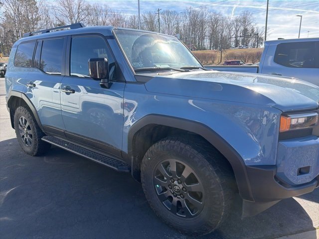 Used 2025 Toyota Land Cruiser image 10