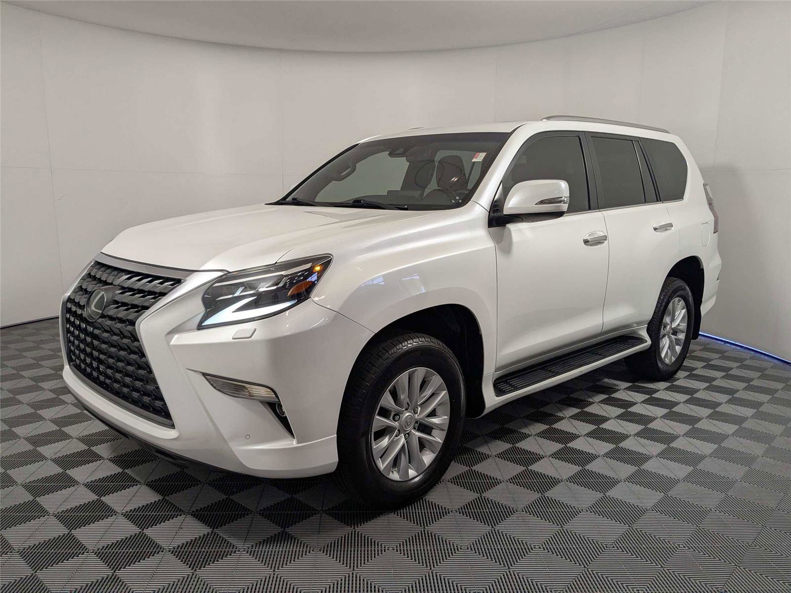 Used 2023 Lexus GX 460 Premium w/ Premium Package AWD/4WD image 2