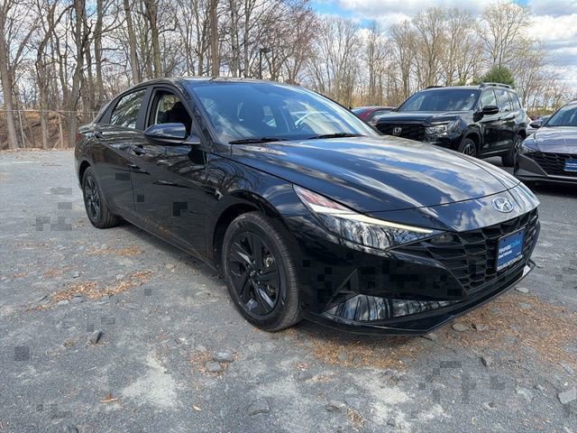 Certified 2023 Hyundai Elantra SEL image 2
