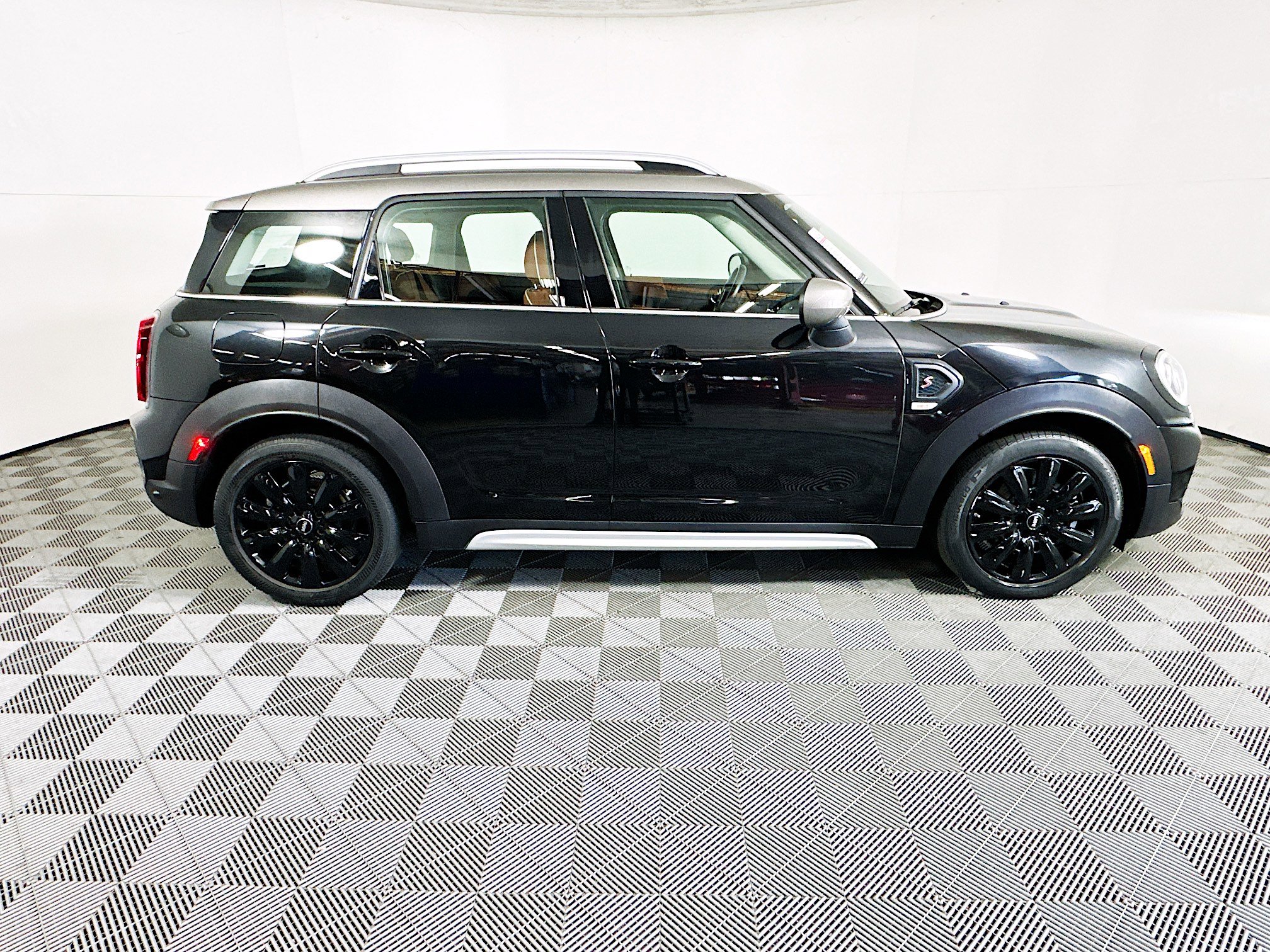 Used 2024 MINI Cooper Countryman S w/ Premium Package image 2